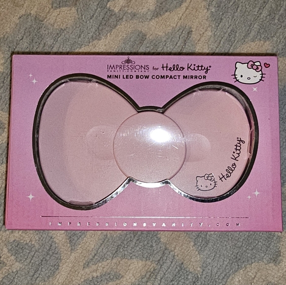 Hello Kitty Mini Bow LED Compact Mirror, NWT. Never used. - Picture 2 of 4